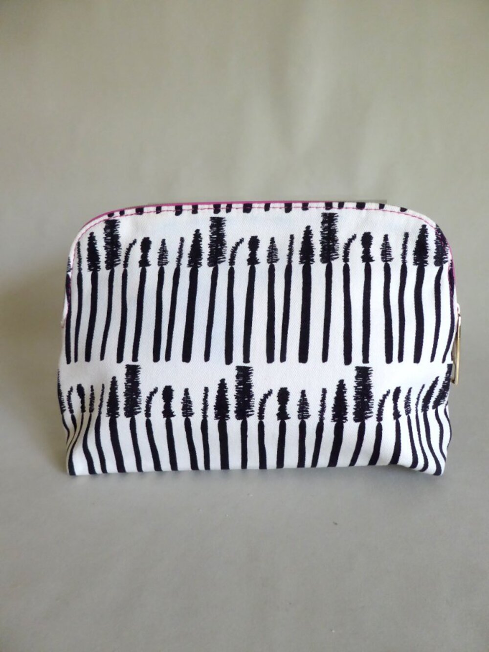 NEW ESTEE LAUDER COSMETIC BAG MAKE UP BAG TRAVEL BAG MASCARA WAND PRINT - Picture 3 of 10
